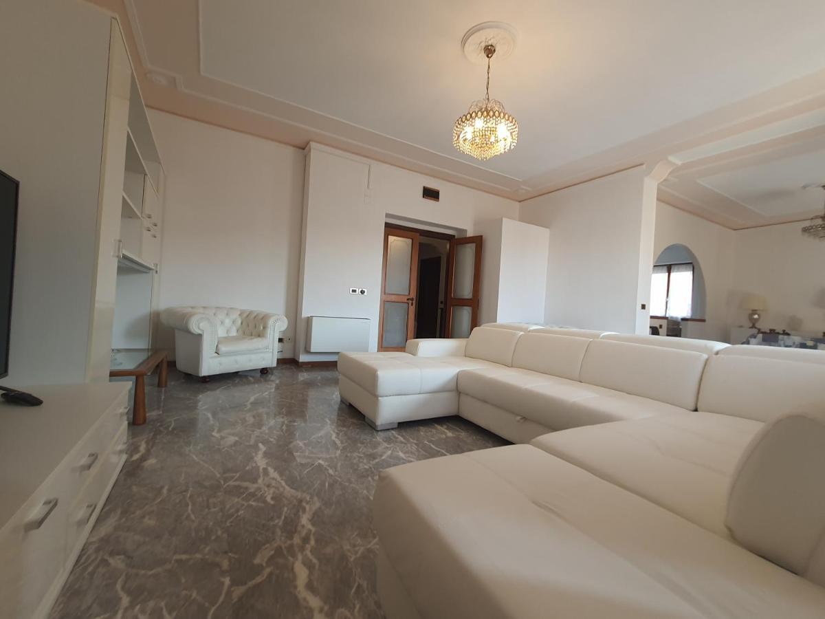 Spazioso Appartamento In Centro Citta San Benedetto del Tronto Exteriér fotografie